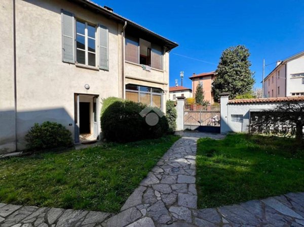 appartamento in vendita a Varese in zona Giubiano