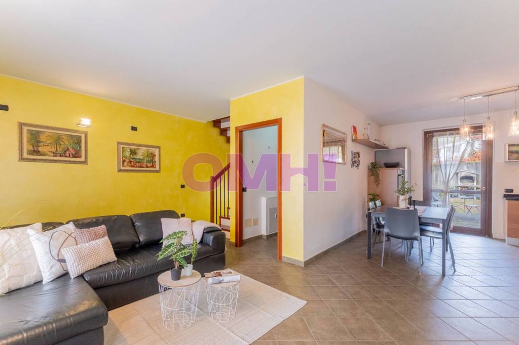 casa indipendente in vendita a Varese in zona Bizzozero