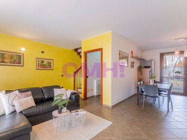 casa indipendente in vendita a Varese in zona Bizzozero
