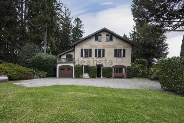 casa indipendente in vendita a Varese in zona Prima Cappella