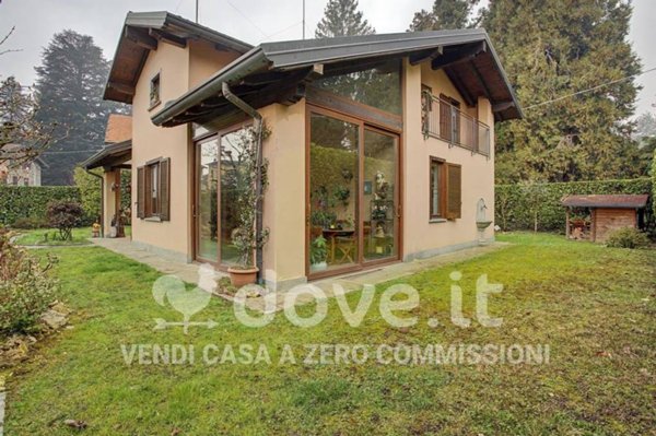 casa indipendente in vendita a Varese in zona Masnago