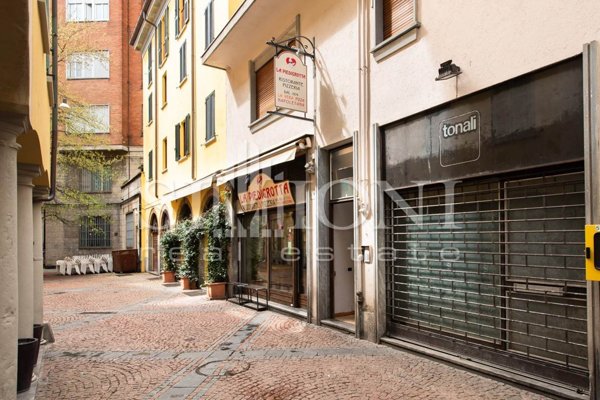 appartamento in vendita a Varese in zona Centro Città