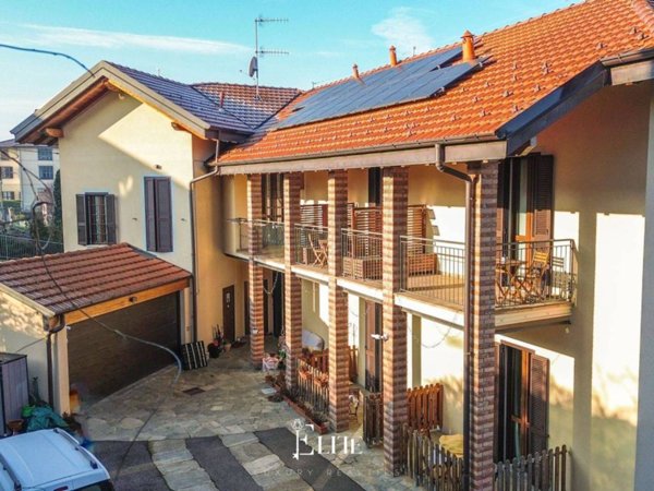 casa indipendente in vendita a Varese in zona Bobbiate