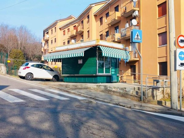 negozio in vendita a Varese in zona Casbeno