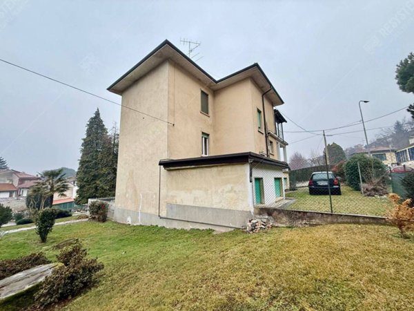 appartamento in vendita a Varese in zona San Fermo