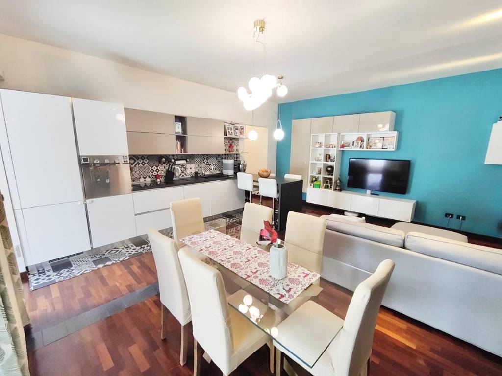 appartamento in vendita a Varese in zona Biumo