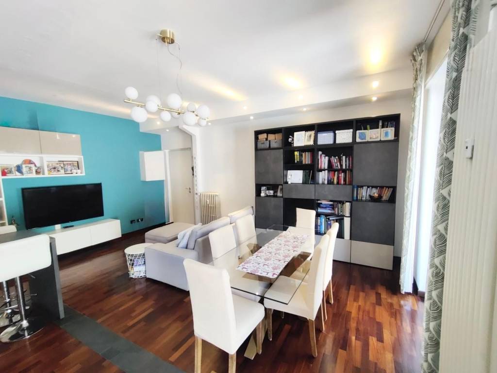 appartamento in vendita a Varese in zona Biumo