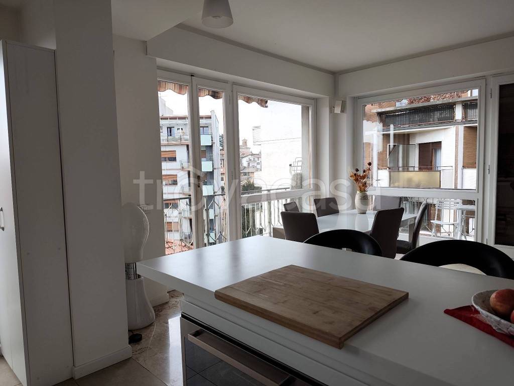 appartamento in vendita a Varese in zona Centro Città