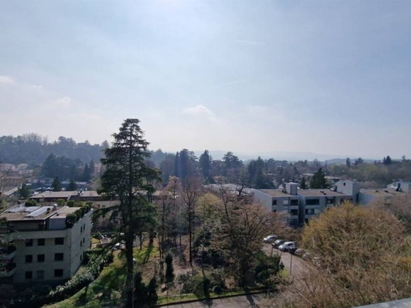 appartamento in vendita a Varese in zona Biumo