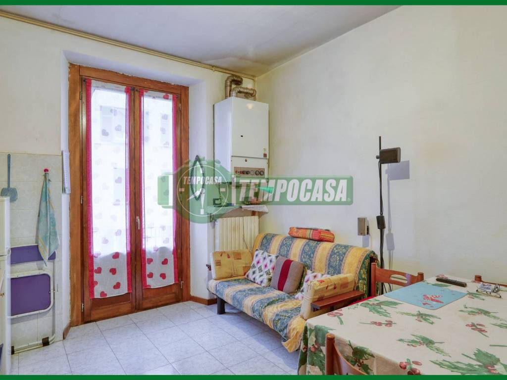 appartamento in vendita a Varese in zona Biumo