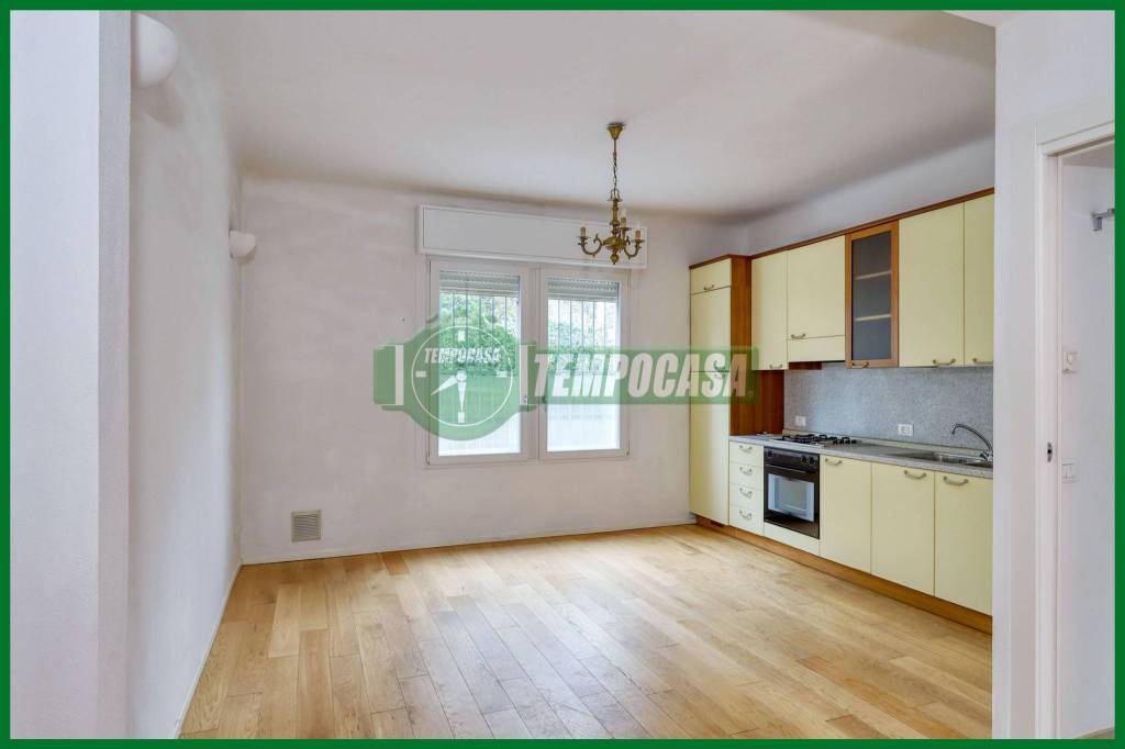 appartamento in vendita a Varese in zona Biumo