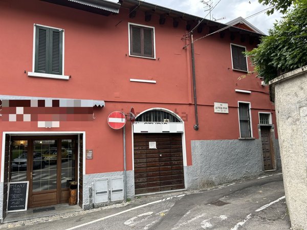 ufficio in vendita a Varese in zona Sant'Ambrogio