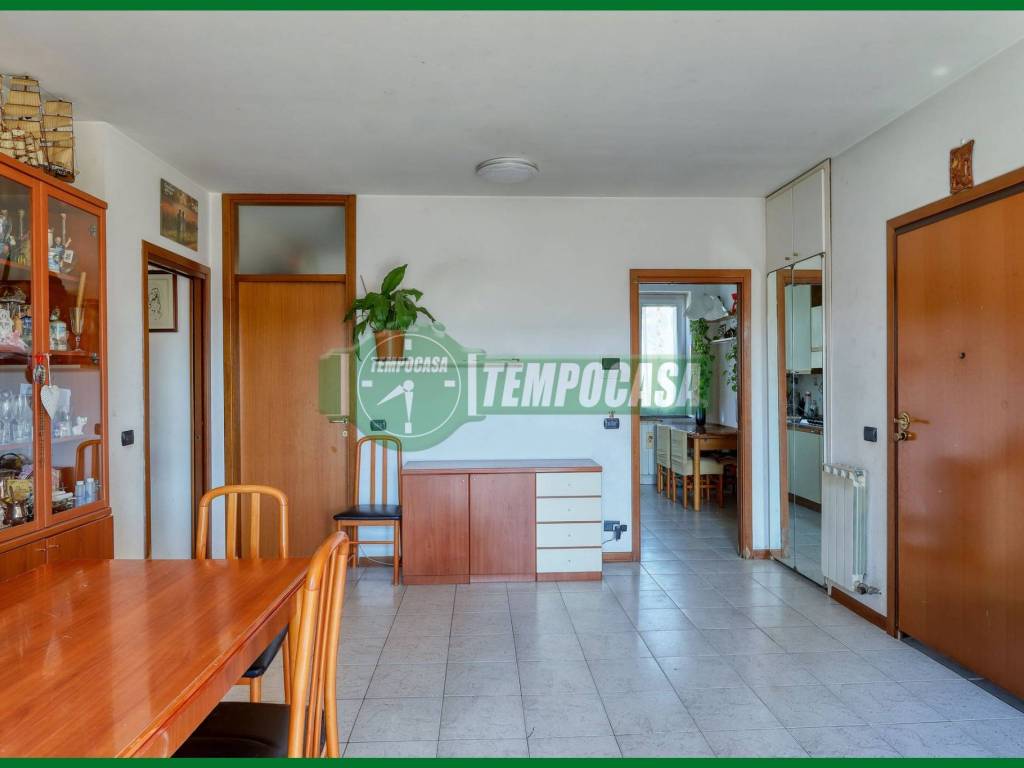 appartamento in vendita a Varese in zona Brunella