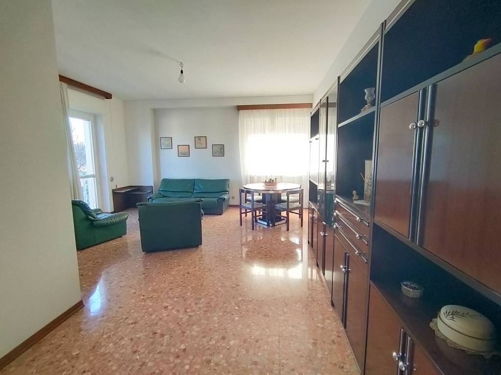 appartamento in vendita a Varese in zona Viale Belforte