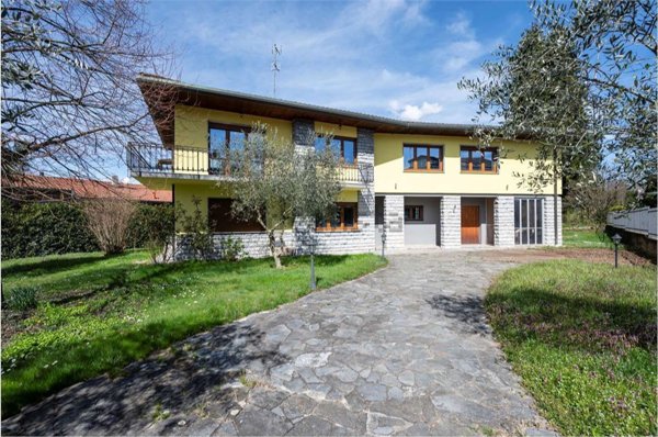 casa indipendente in vendita a Varese in zona Bobbiate