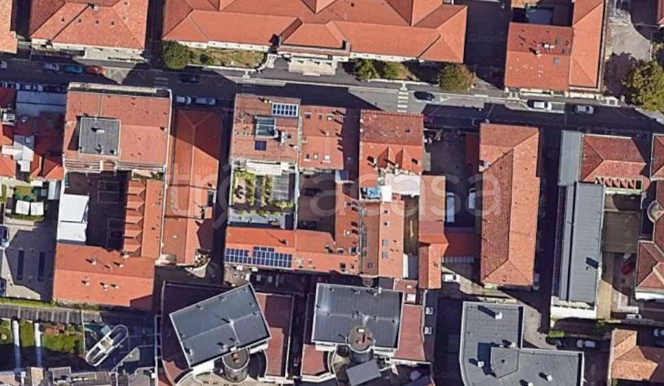 appartamento in vendita a Varese in zona Centro Città