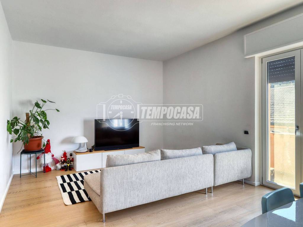 appartamento in vendita a Varese in zona Casbeno