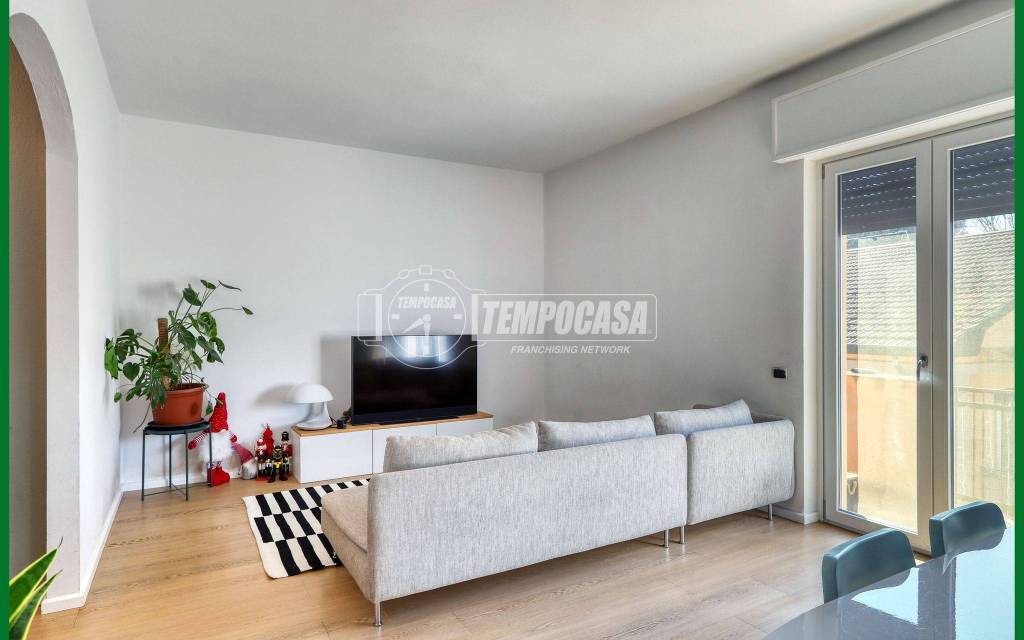 appartamento in vendita a Varese in zona Casbeno