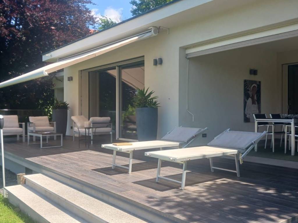 casa indipendente in vendita a Varese in zona Bosto
