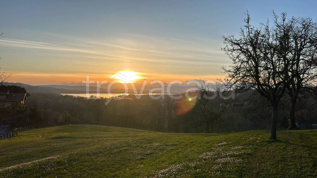 azienda agricola in vendita a Varese in zona Viale Europa