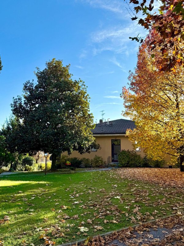 appartamento in vendita a Varese in zona Lissago