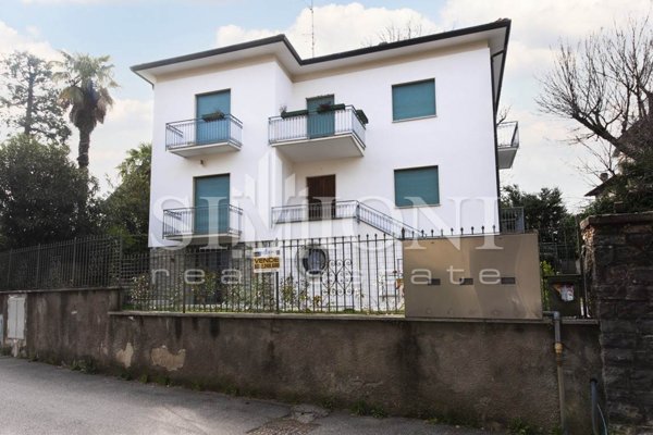 appartamento in vendita a Varese in zona Biumo