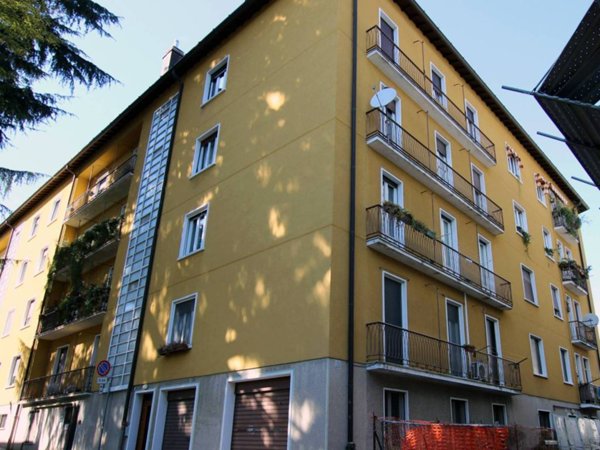 appartamento in vendita a Varese in zona Brunella