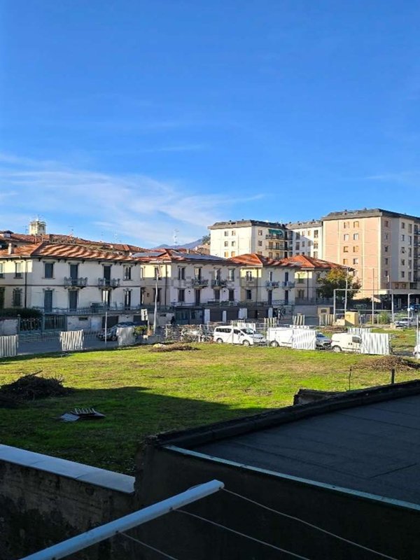 appartamento in vendita a Varese in zona Biumo