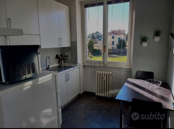 appartamento in vendita a Varese in zona Giubiano