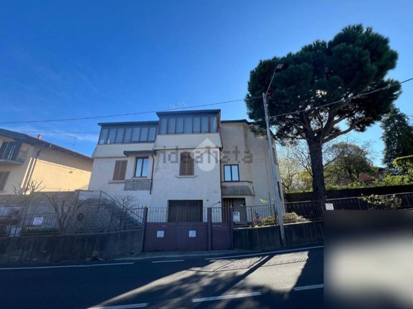casa indipendente in vendita a Varese in zona Giubiano