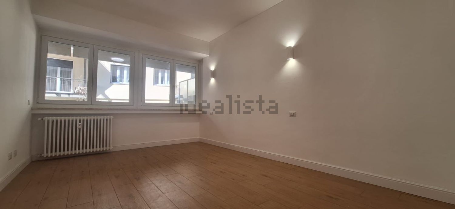 appartamento in vendita a Varese in zona Brunella