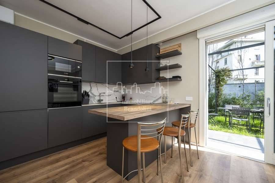 appartamento in vendita a Varese in zona Bizzozero