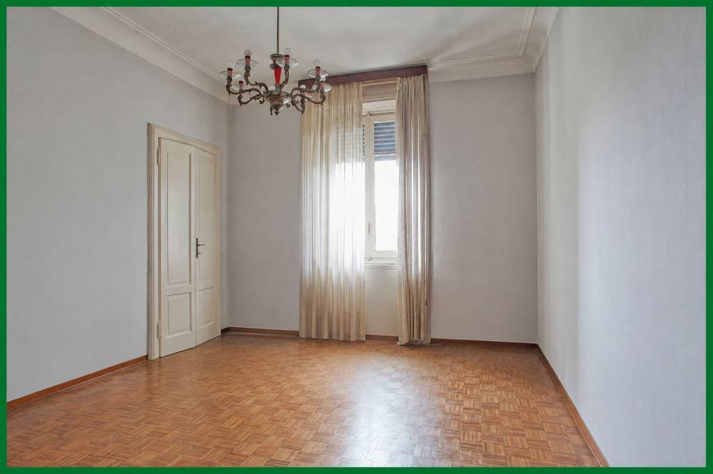 appartamento in vendita a Varese in zona Biumo