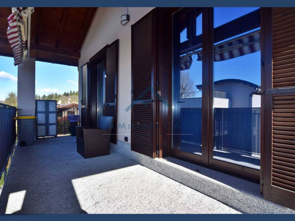 appartamento in vendita a Varese in zona Casbeno