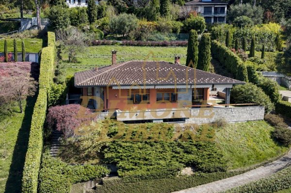 casa indipendente in vendita a Varese