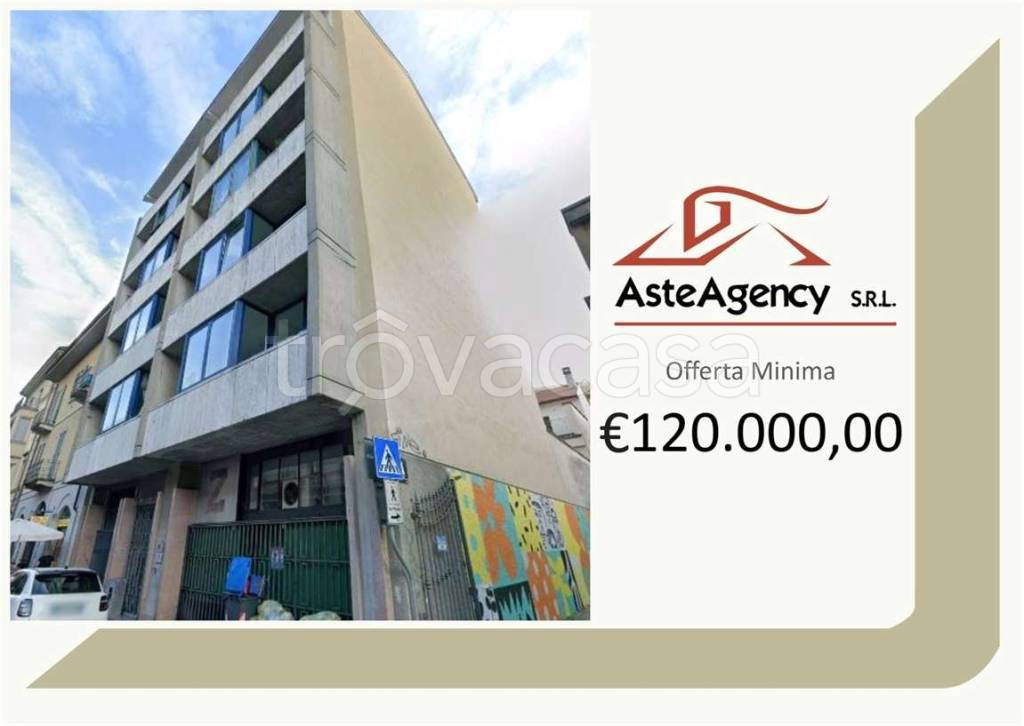 appartamento in vendita a Varese in zona Centro Città