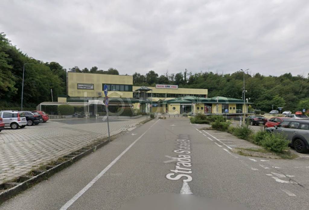 negozio in vendita a Varese in zona Viale Belforte