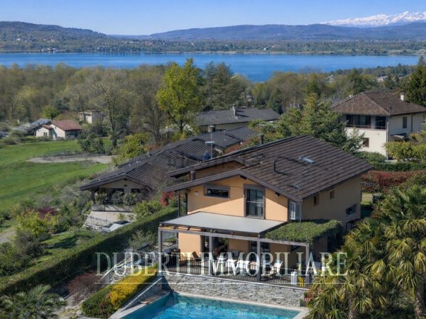 casa indipendente in vendita a Varese in zona Lissago