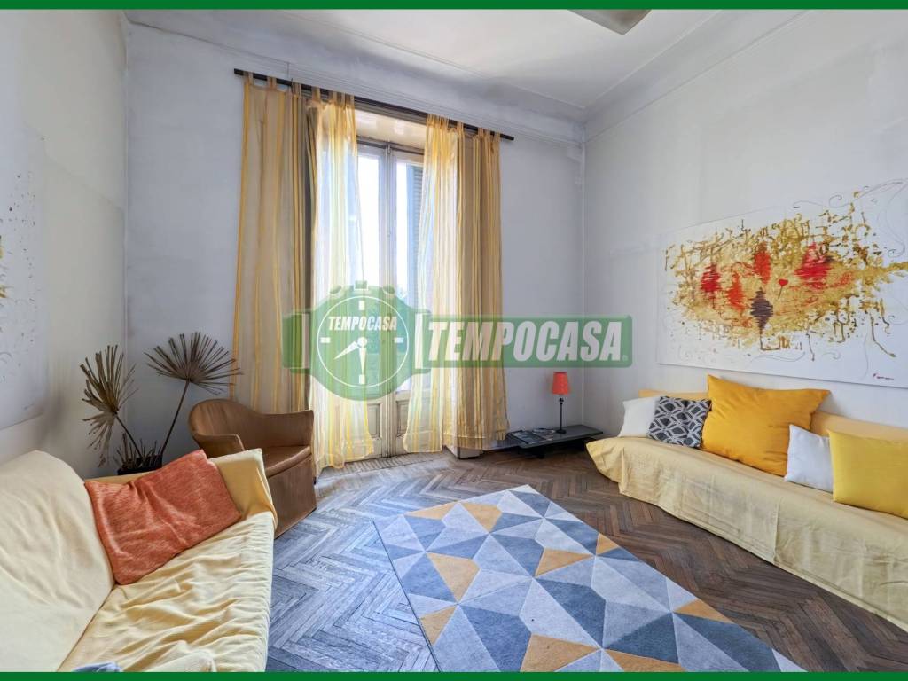 appartamento in vendita a Varese in zona Biumo