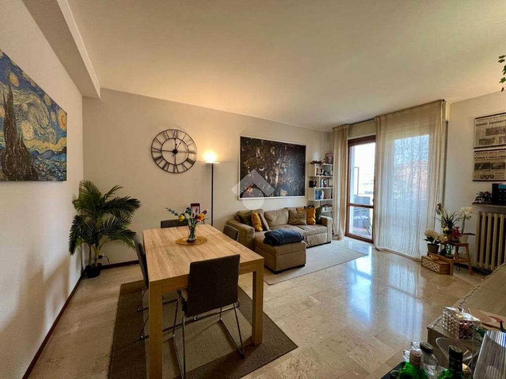 appartamento in vendita a Varese in zona Giubiano