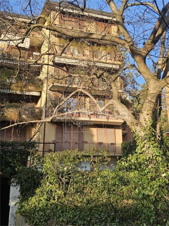 appartamento in vendita a Varese in zona Brunella