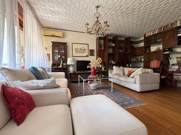 appartamento in vendita a Varese in zona Brunella