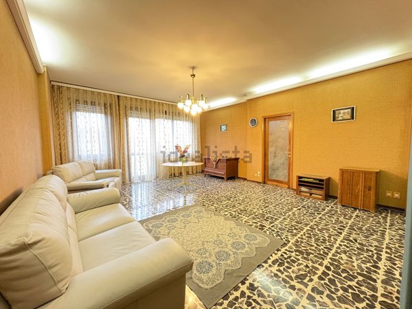 appartamento in vendita a Varese in zona Centro Città