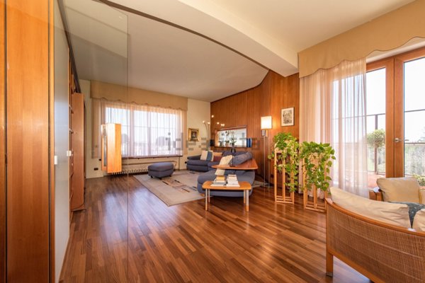 appartamento in vendita a Varese in zona Bosto