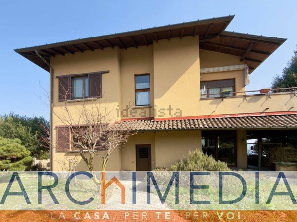 appartamento in vendita a Varese in zona Giubiano