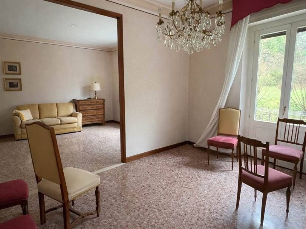 appartamento in vendita a Varese in zona Biumo