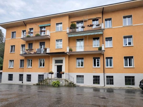 appartamento in vendita a Varese in zona Biumo