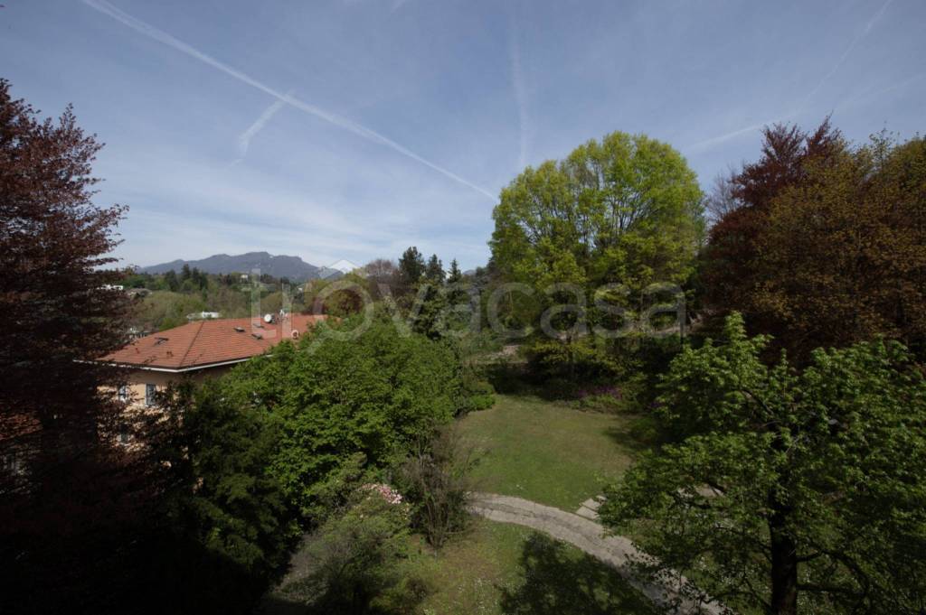 appartamento in vendita a Varese in zona Centro Città