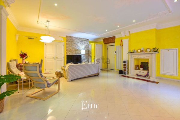 appartamento in vendita a Varese in zona Centro Città