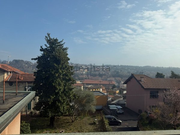 casa indipendente in vendita a Varese in zona Viale Belforte